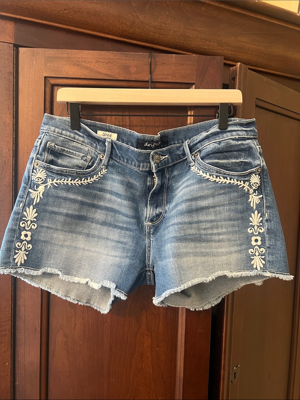 DRIFTWOOD Embroidered Shorts 32 - Picture 1 of 5